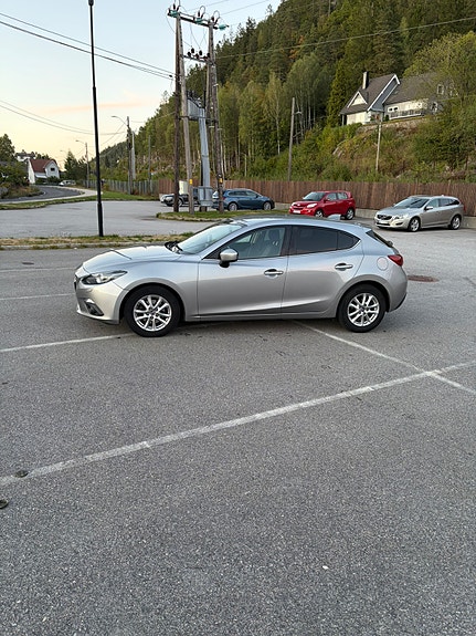 Mazda 3 2 of 23