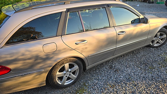 Mercedes-Benz E220 d 7 of 24