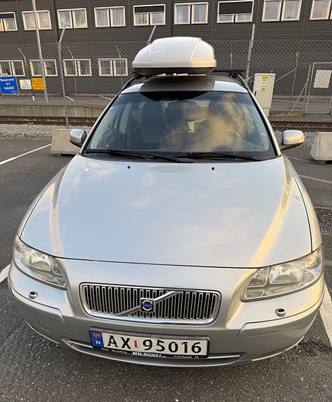 Volvo V70 2 of 17