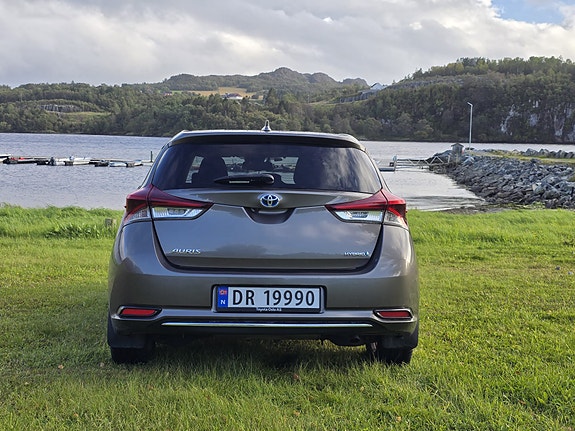 Toyota Auris 7 of 29