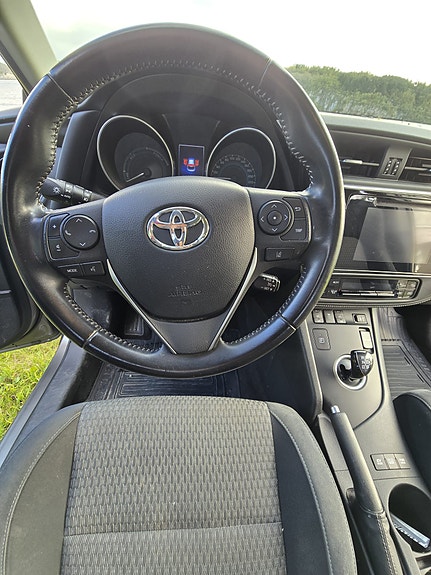 Toyota Auris 21 of 29