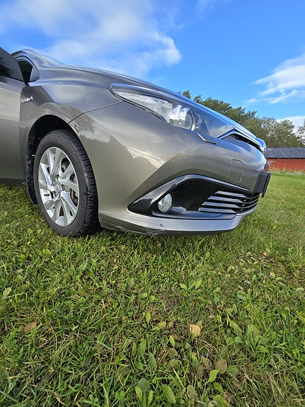 Toyota Auris 29 of 29