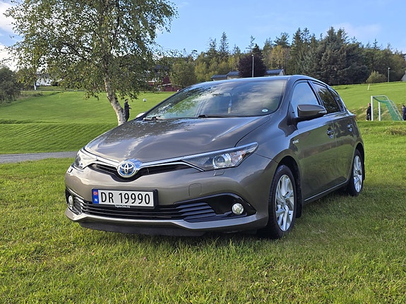 Toyota Auris 3 of 29