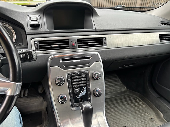 Volvo XC70 14 of 27