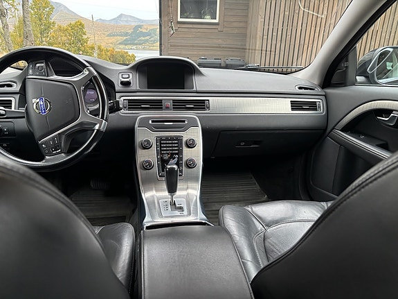 Volvo XC70 17 of 27