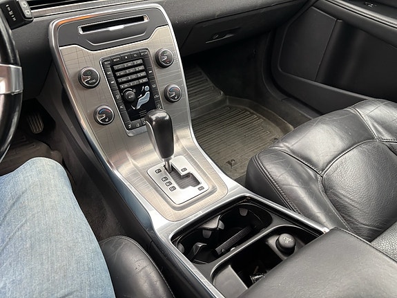 Volvo XC70 15 of 27