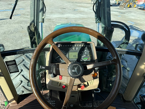 John Deere 6310 17 of 20