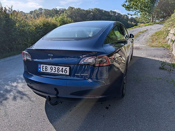 Tesla Model 3 7 of 30