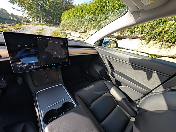 Tesla Model 3 12 of 30