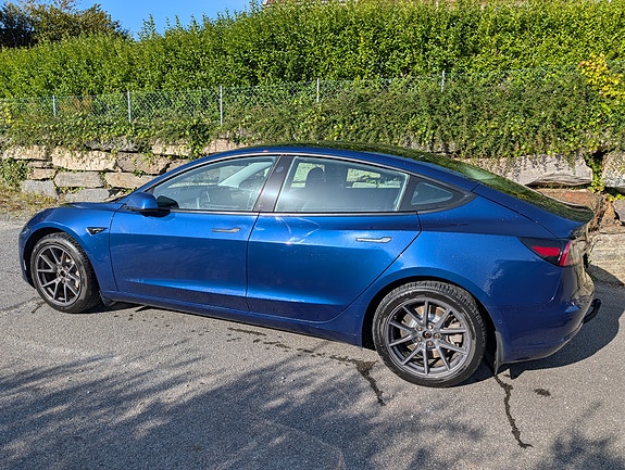 Tesla Model 3 5 of 30