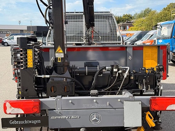 Mercedes-Benz sprinter 519 9 of 21