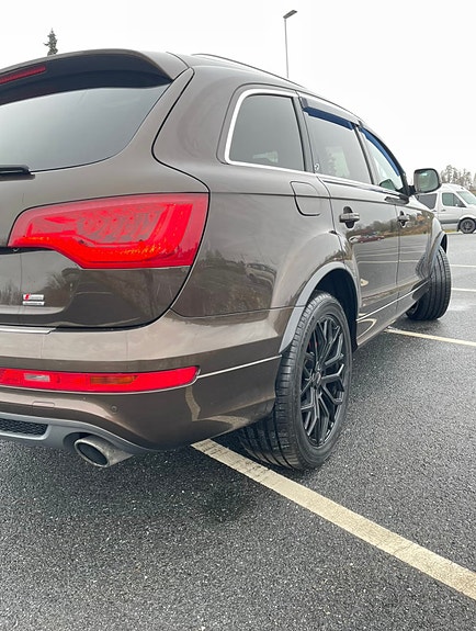 Audi Q7 6 of 16