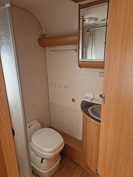 Adria Adora PT 563 11 of 16