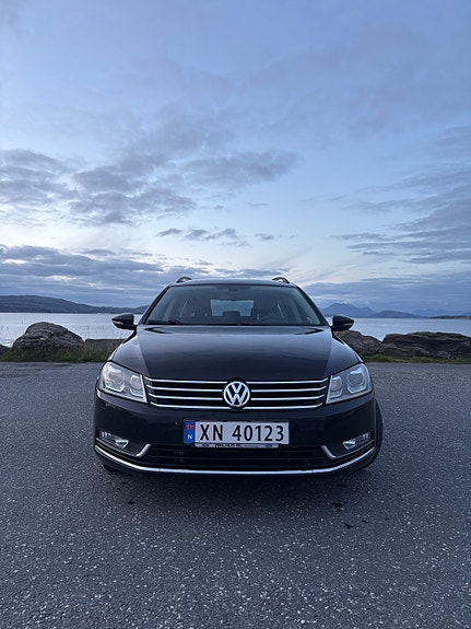 Volkswagen Passat 4 of 24
