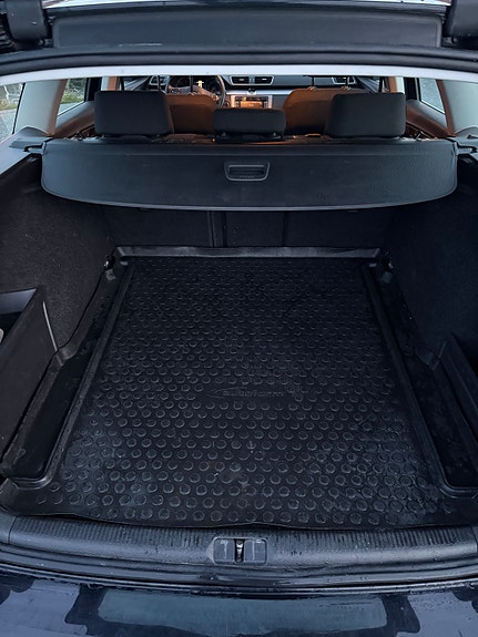 Volkswagen Passat 16 of 24
