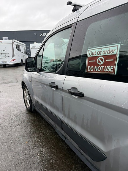 Ford Transit Connect 10 of 17