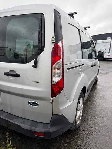 Ford Transit Connect 13 of 17