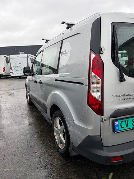 Ford Transit Connect 9 of 17