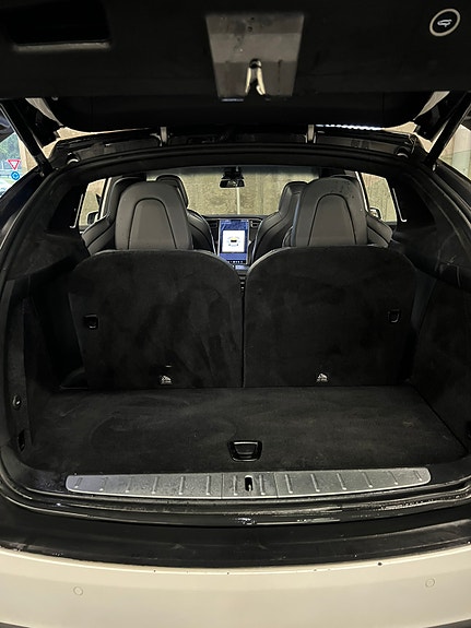 Tesla Model X 12 of 13