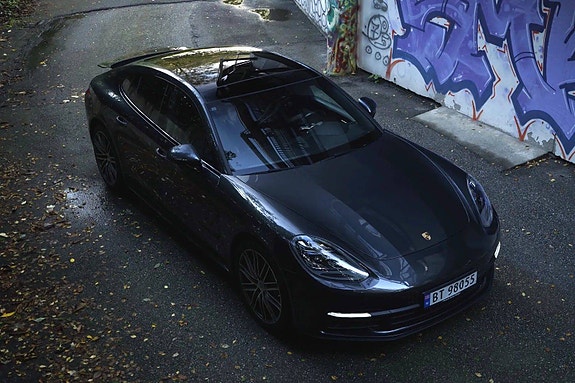 Porsche Panamera 4 3 of 30