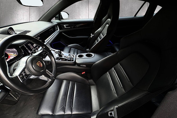 Porsche Panamera 4 29 of 30