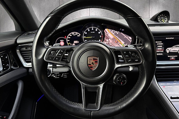 Porsche Panamera 4 25 of 30