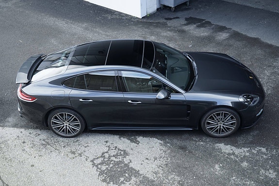 Porsche Panamera 4 10 of 30