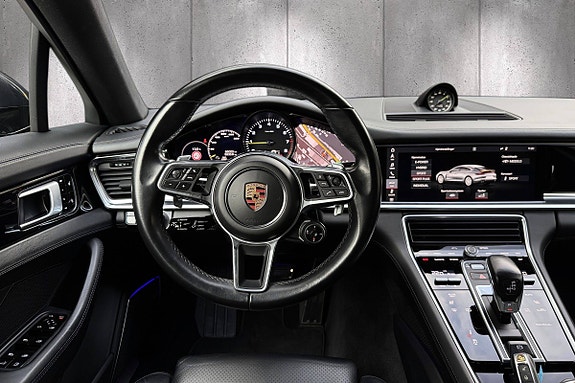 Porsche Panamera 4 24 of 30