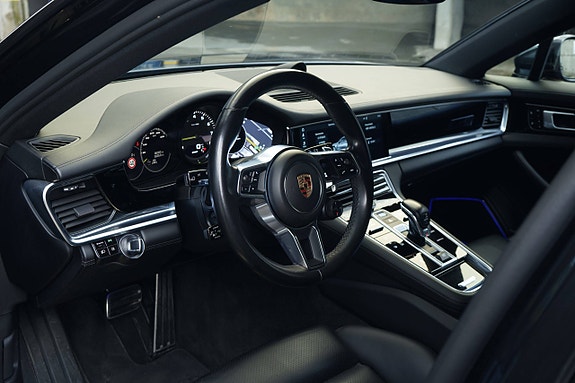 Porsche Panamera 4 14 of 30