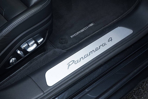 Porsche Panamera 4 11 of 30