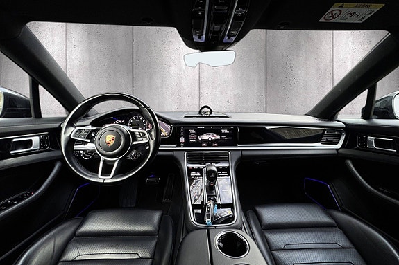 Porsche Panamera 4 23 of 30