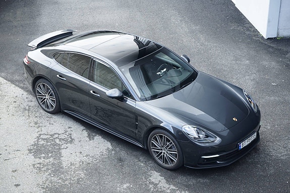 Porsche Panamera 4 9 of 30