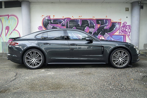 Porsche Panamera 4 8 of 30