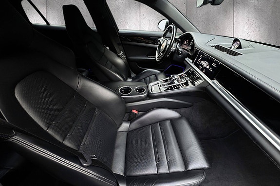 Porsche Panamera 4 26 of 30