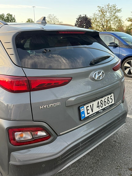 Hyundai Kona 2 of 7