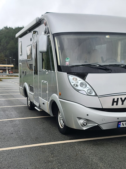 Hymer B 504 SL 2 of 30