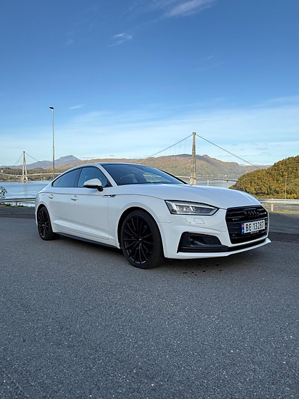 Audi A5 4 of 30