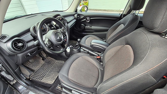 MINI Cooper 13 of 20