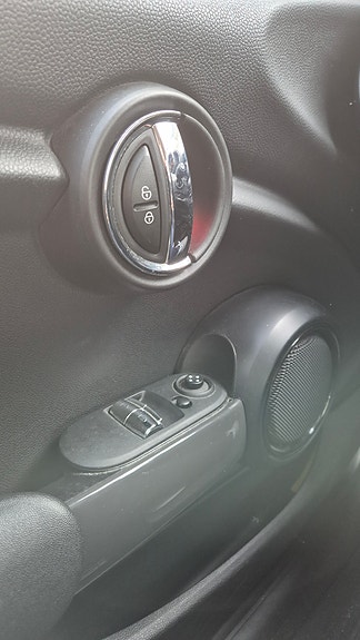 MINI Cooper 16 of 20