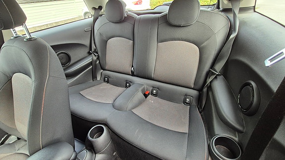 MINI Cooper 14 of 20