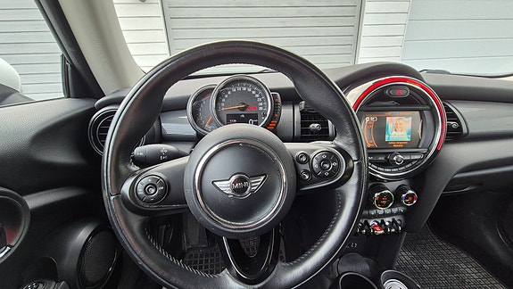 MINI Cooper 17 of 20