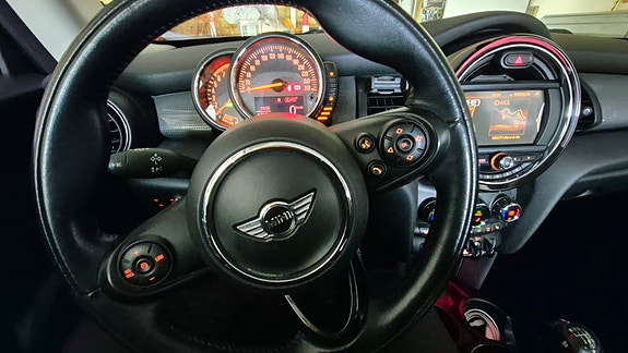 MINI Cooper 9 of 20