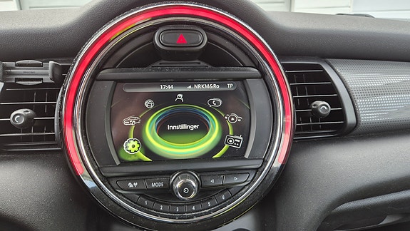 MINI Cooper 19 of 20