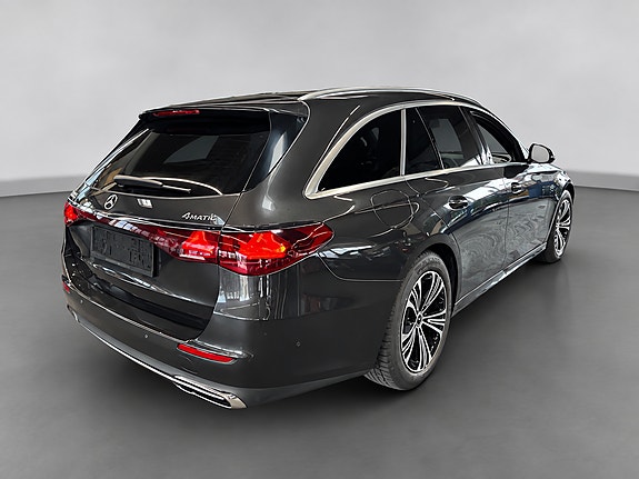 Mercedes-Benz E220 d 3 of 15