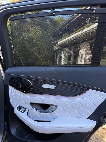 Mercedes-Benz EQC400 13 of 18