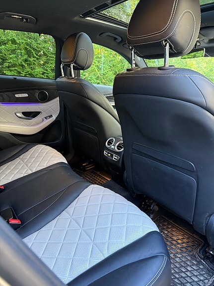 Mercedes-Benz EQC400 12 of 18
