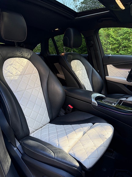 Mercedes-Benz EQC400 10 of 18