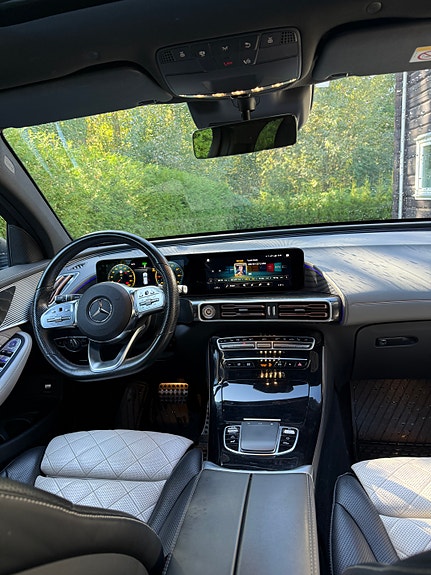 Mercedes-Benz EQC400 8 of 18