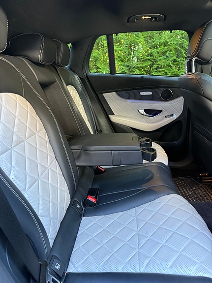 Mercedes-Benz EQC400 11 of 18