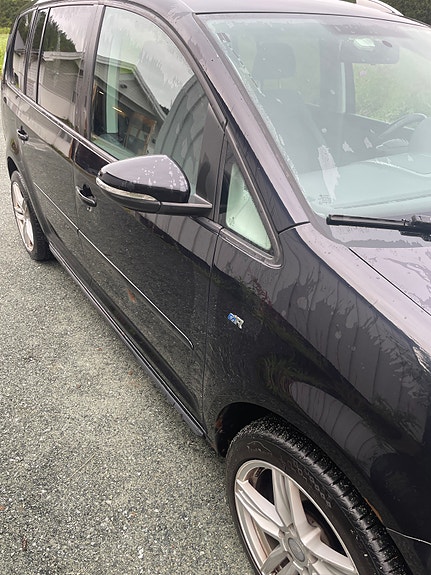Volkswagen Touran 2 of 13